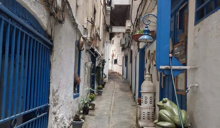 Callejón Zollo: la calle secreta de Bilbao que te traslada a las islas griegas