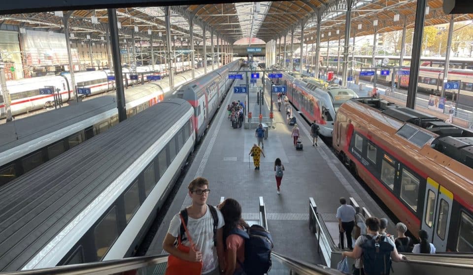 Europa sobre raíles: un grupo de jóvenes viaja en tren de Bilbao a Helsinki