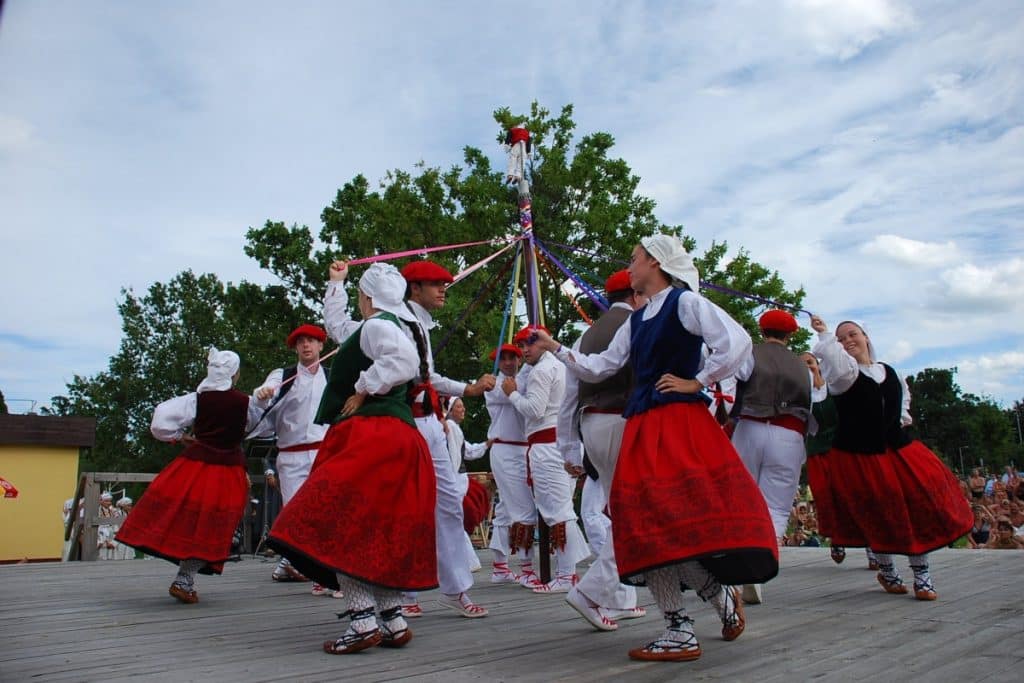 Plazarik Plaza: Basurto se llena esta semana de Euskal Folklore